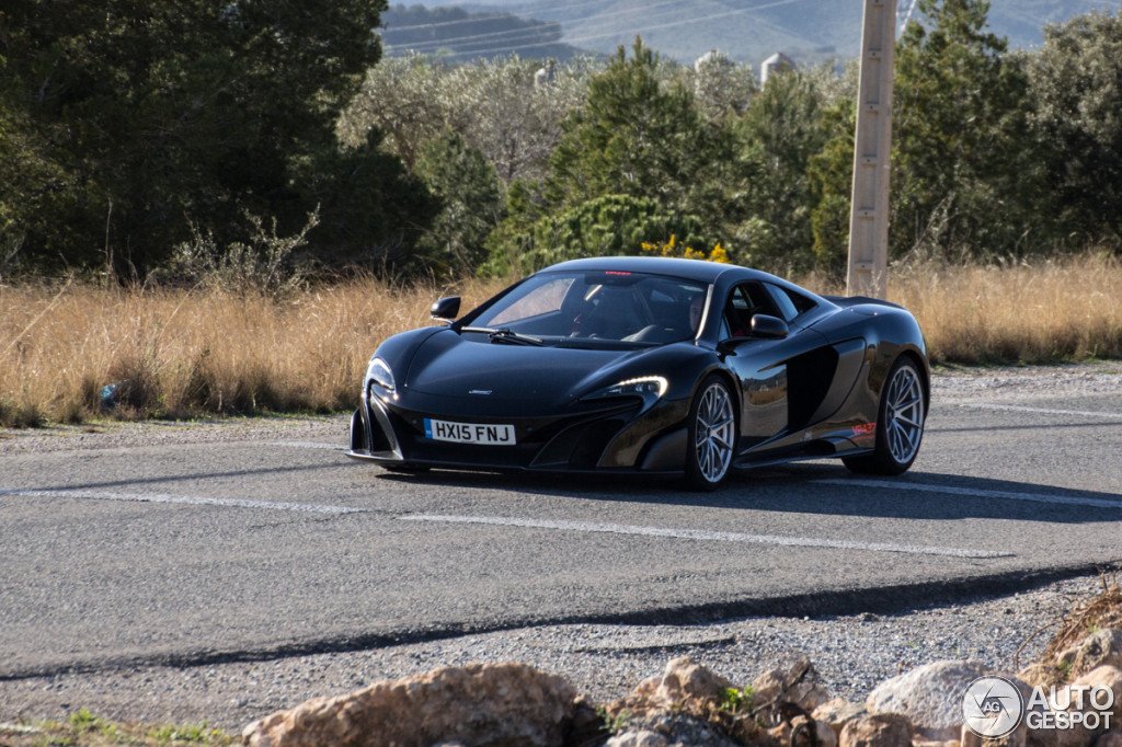Mclaren 675LT spyshot