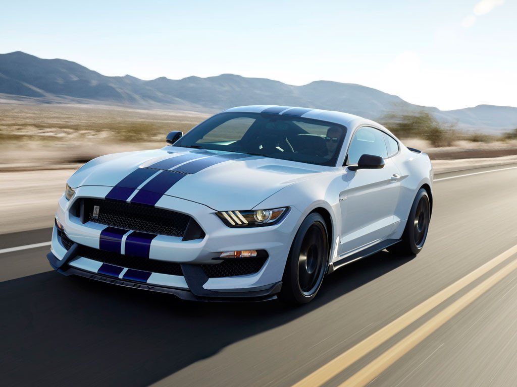 Mustang GT350R on the road