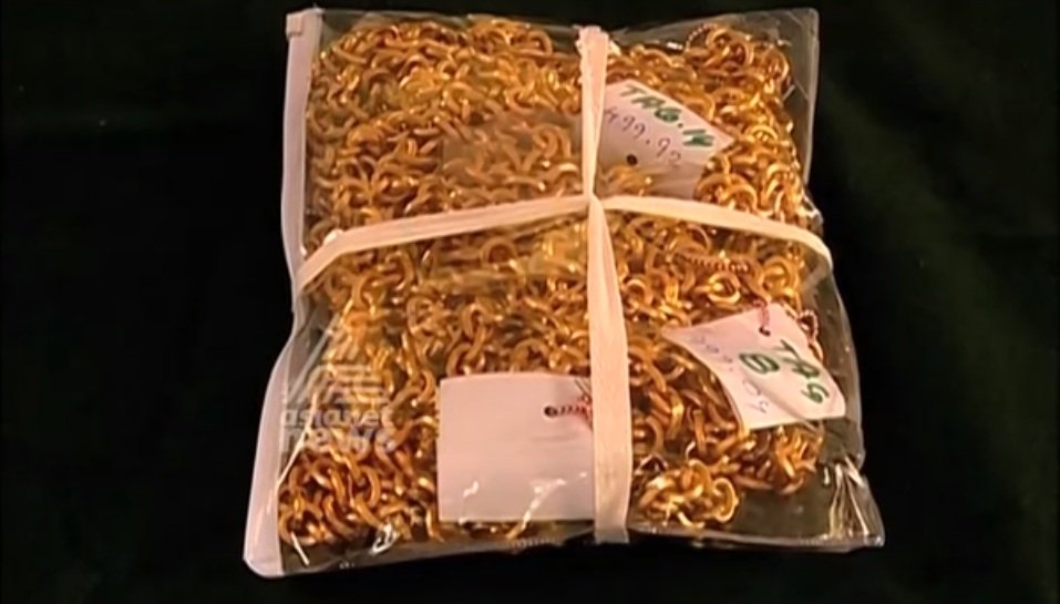 Gold chains amouting 7.5kg found in the Mini Cooper's fuel tank