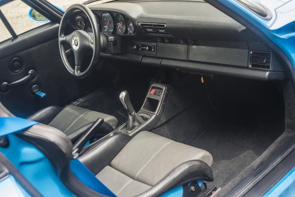 1995-porsche-911-gt2-993-rm-sothebys-london-auction-4