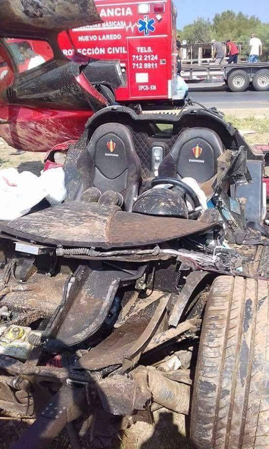 Koenigsegg CCX crashed in Mexico-2