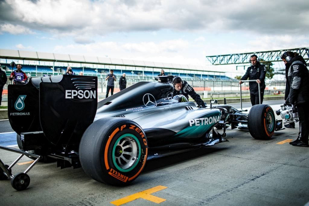 motogp-champ-jorge-lorenzo-tests-hamiltons-mercedes-amg-f1-car-2