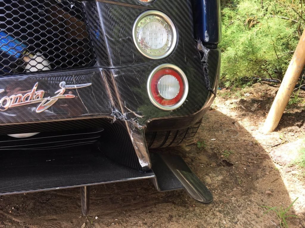 Van driver crashes Pagani Zonda F in Uruguay-1