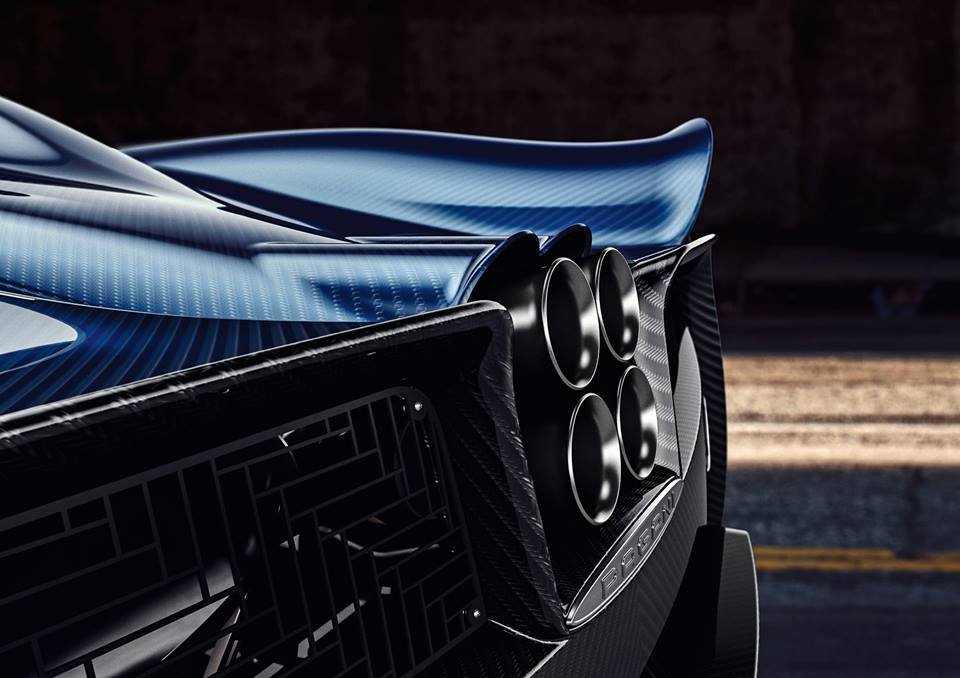 Pagani Huayra Roadster- 2017 Geneva Motor Show-2