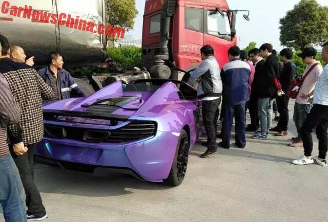 Purple McLaren 650S Spider Crash-China-3