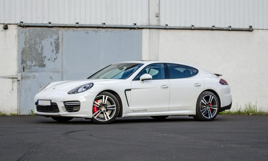 Porsche Panamera-Lurento