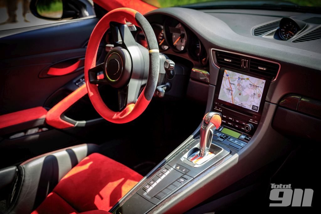 Porsche 911 GT2 RS-Prototype-interior