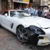 Mercedes-SLS-AMG-Roadster-crashed-in-Mumbai