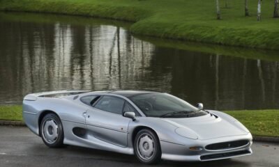 Jaguar XJ220 3