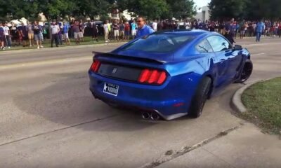 mustang-gt350-crashes-while-leaving-cars-coffee-in-houston