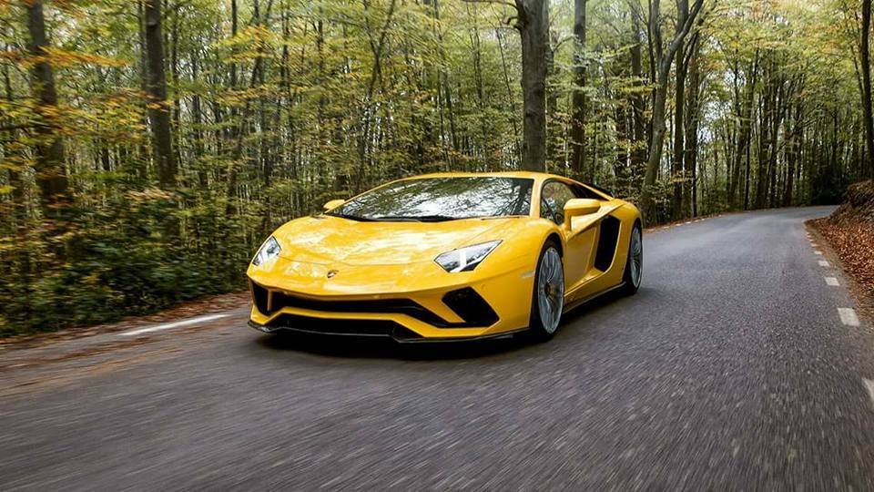 2017 Lamborghini Aventador S first images-leaked-2