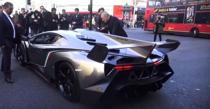 Lamborghini Veneno arrives at HR Owens in London for Christmas