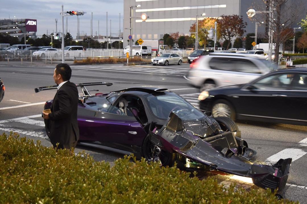 pagani-zonda-zozo-crashed-in-japan-1