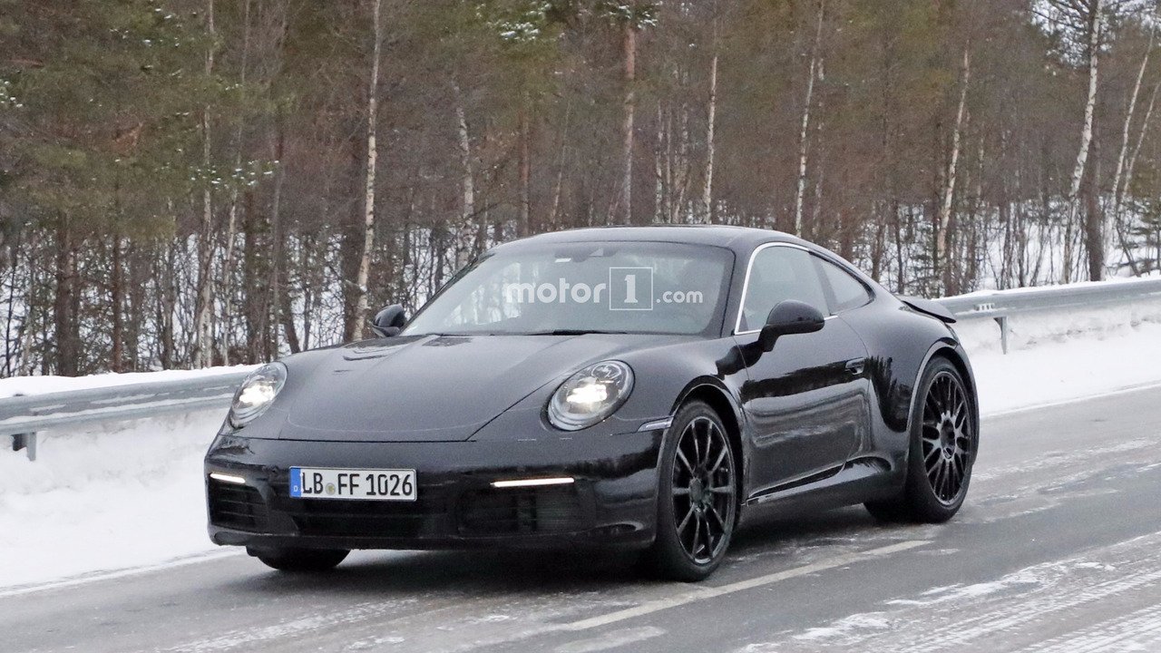 2019 Porsche 911 spy shots-1