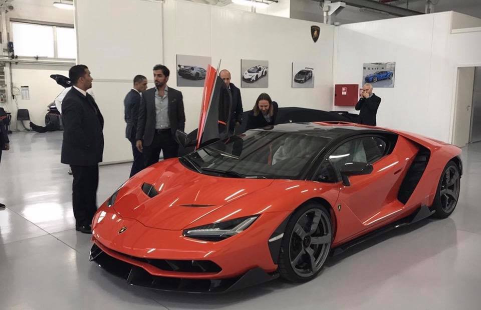UAE Sheikh-Delivery-Lamborghini Centenario-2