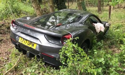 Ferrari 488GTB crashed in the UK-3