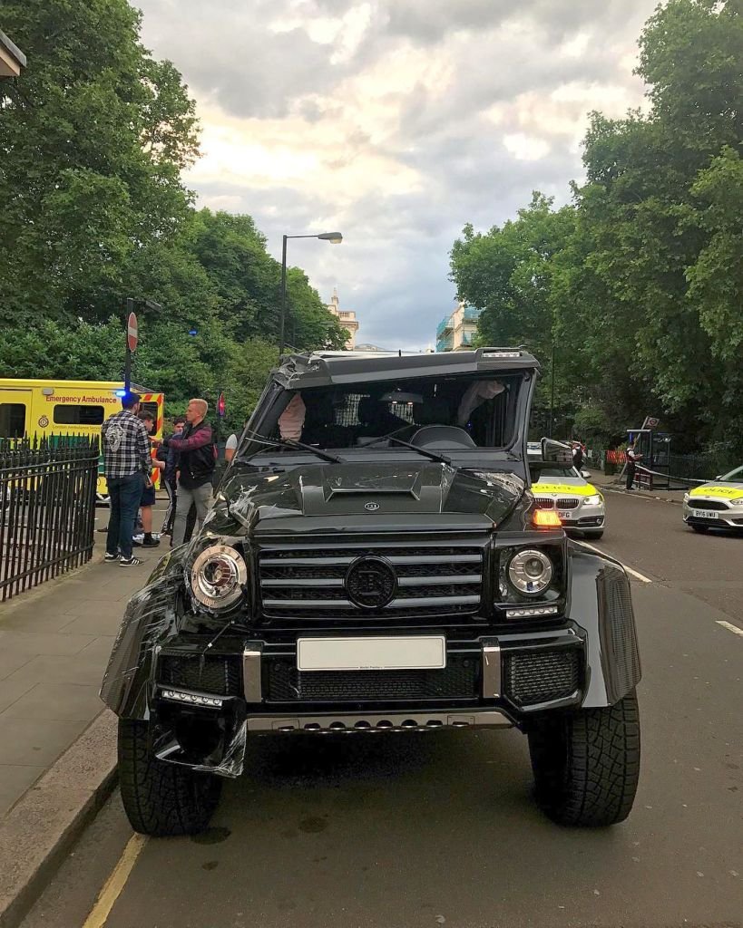Brabus G500 4x4 roll over crash-London