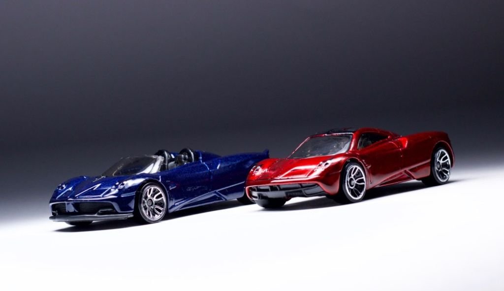 Pagani Huayra Roadster-Hot Wheels Exotic-3