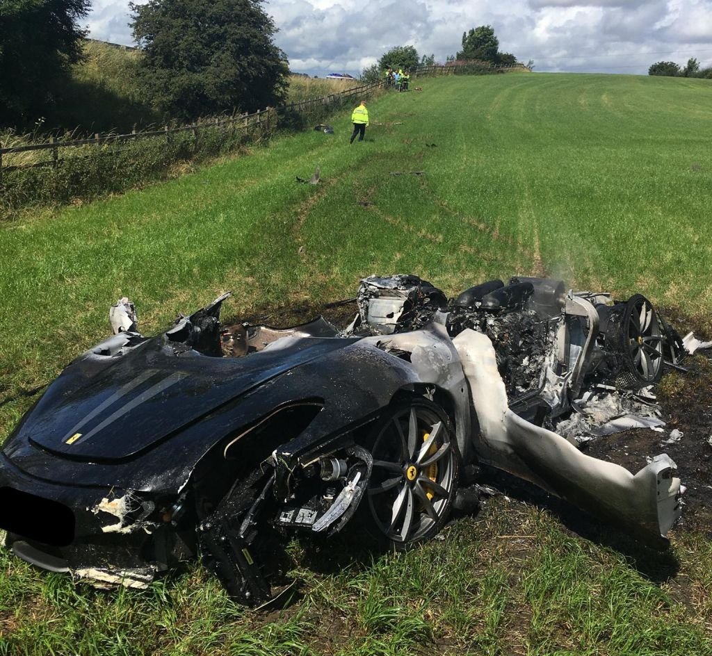 Ferrari 430 Scuderia-crash-M1-South Yorkshire-1