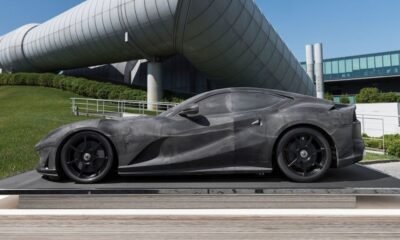 Ferrari 812 Superfast-wind tunnel scale model-auction-1
