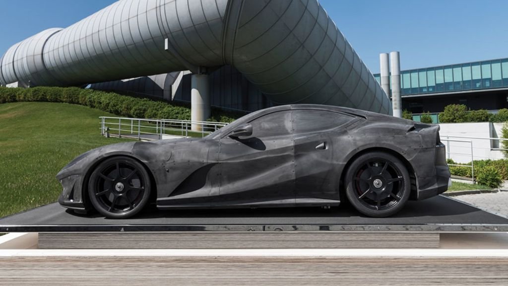 Ferrari 812 Superfast-wind tunnel scale model-auction-1