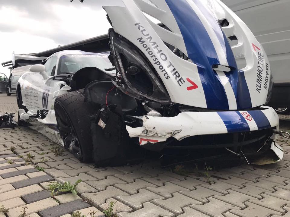 Crowdfunded-Dodge Viper-Nurburgring-lap-record-crash
