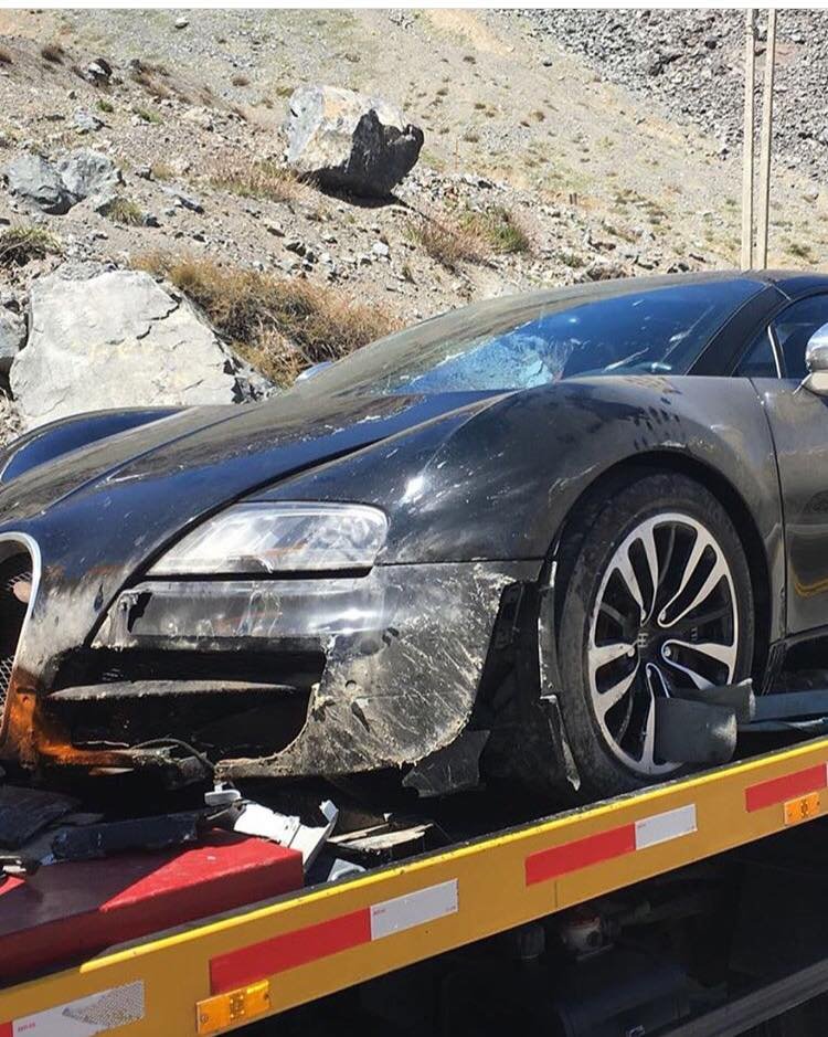 Bugatti-Veyron-Crash-Grand Tour-3