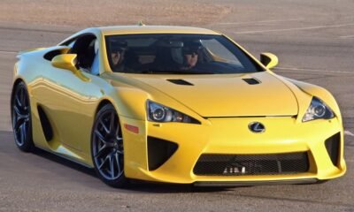 Lexus LFA-yellow