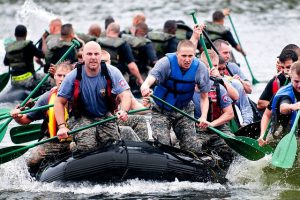 men boat racing