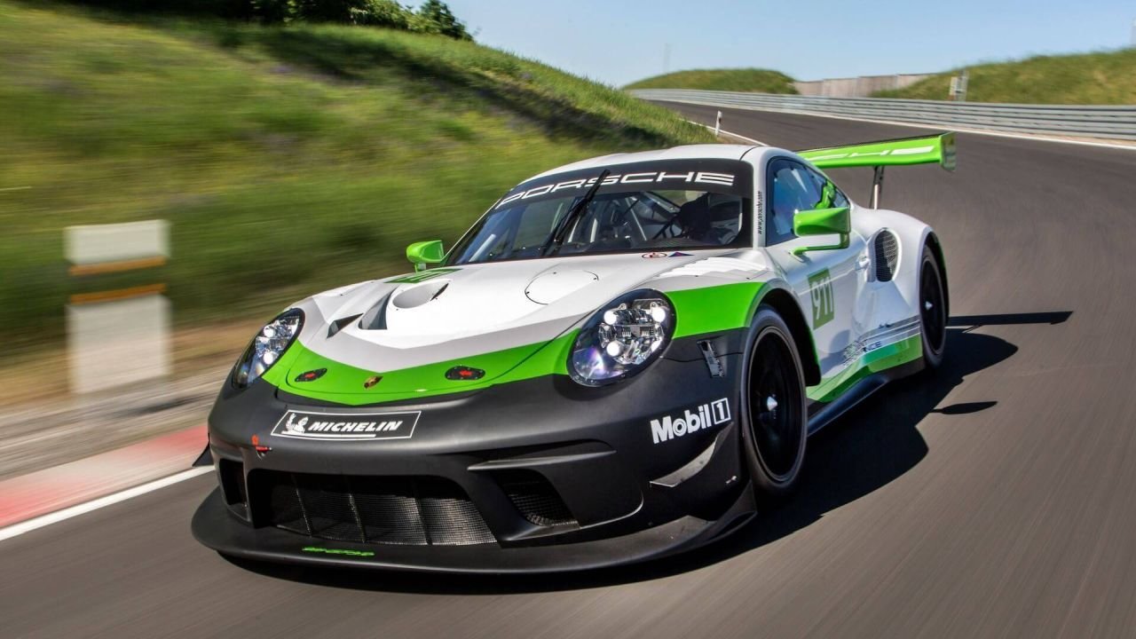 2019-Porsche-911-GT3-R-1