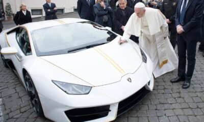 pope-francis-signed-lamborghini-huracan-2
