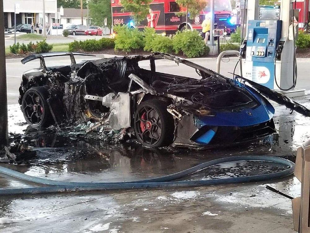 Lamborghini Huracan Performante-Gold Rush Rally-fire-2