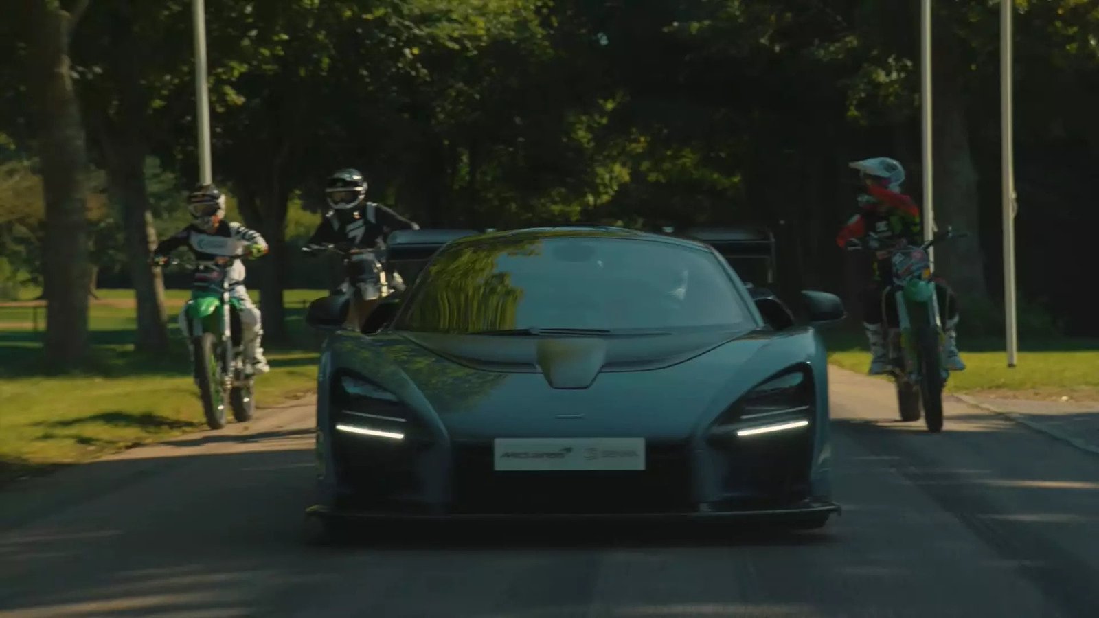 Forza Horizon 4 Mclaren Senna races at Goodwood