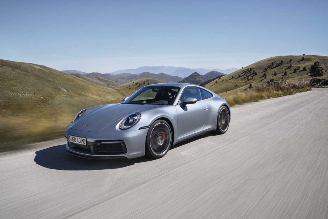 2020-porsche-911-992-00