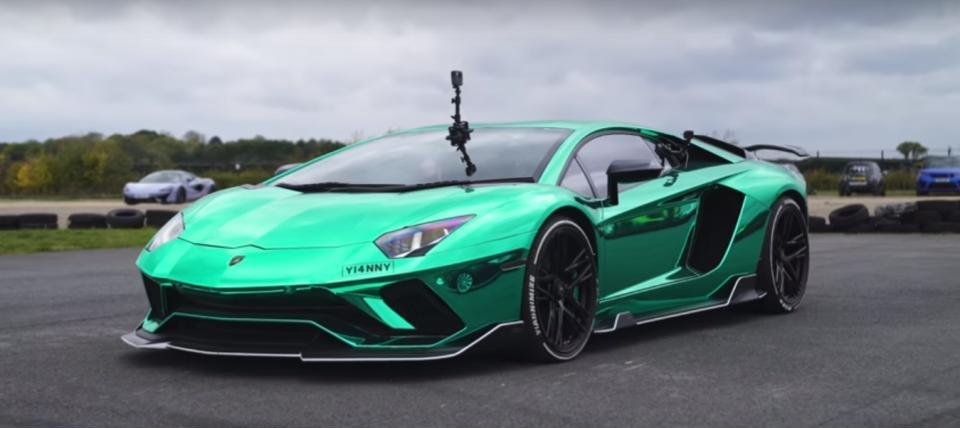 Lamborghini Urus Tesla Model X Race