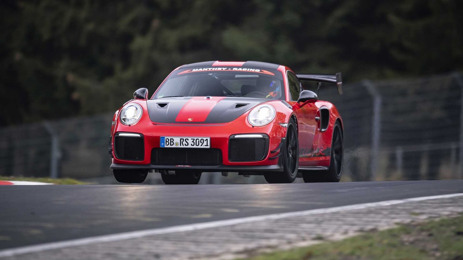 porsche 911 gt2 rs mr record nurburgring 01
