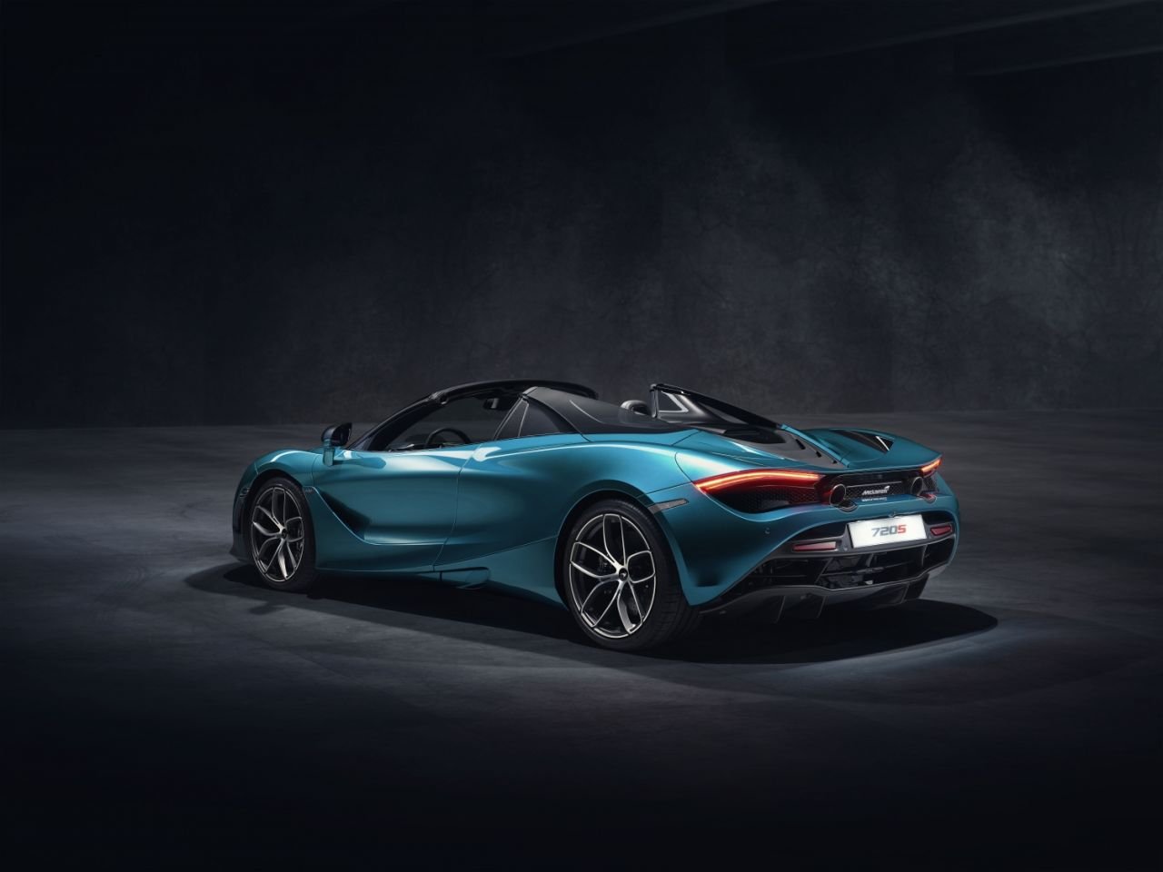 McLaren 720S Spider-7