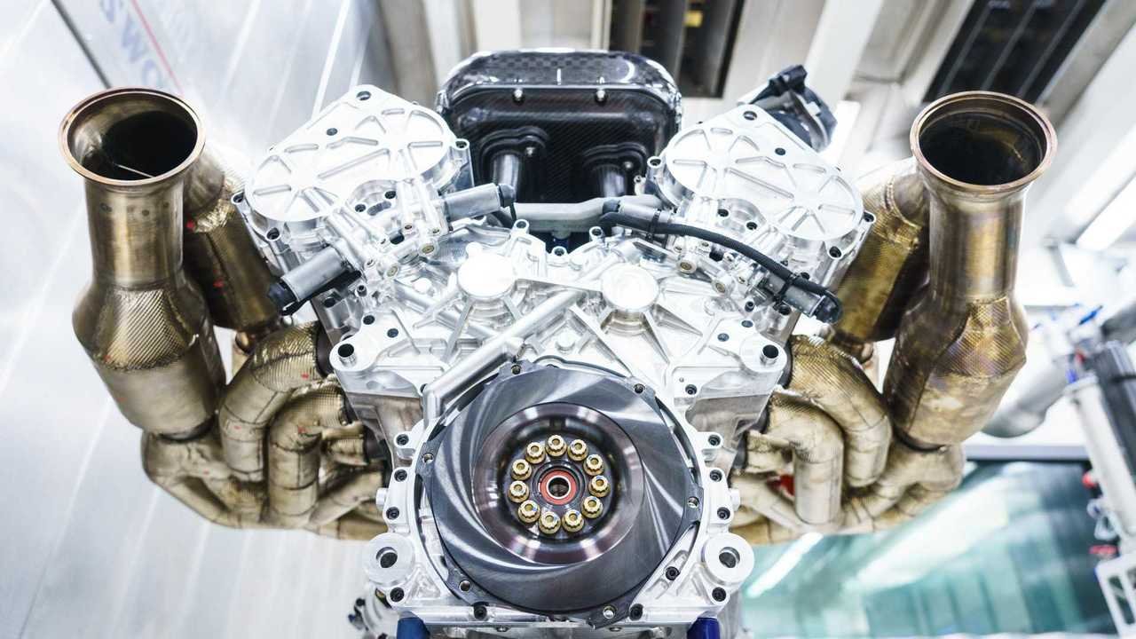 aston-martin-valkyrie-s-cosworth-v12-engine-07