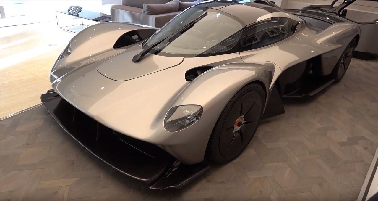Aston Martin Valkyrie-spec-configuration
