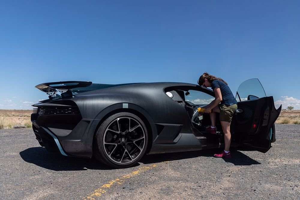 Bugatti Divo-prototype-testing-2