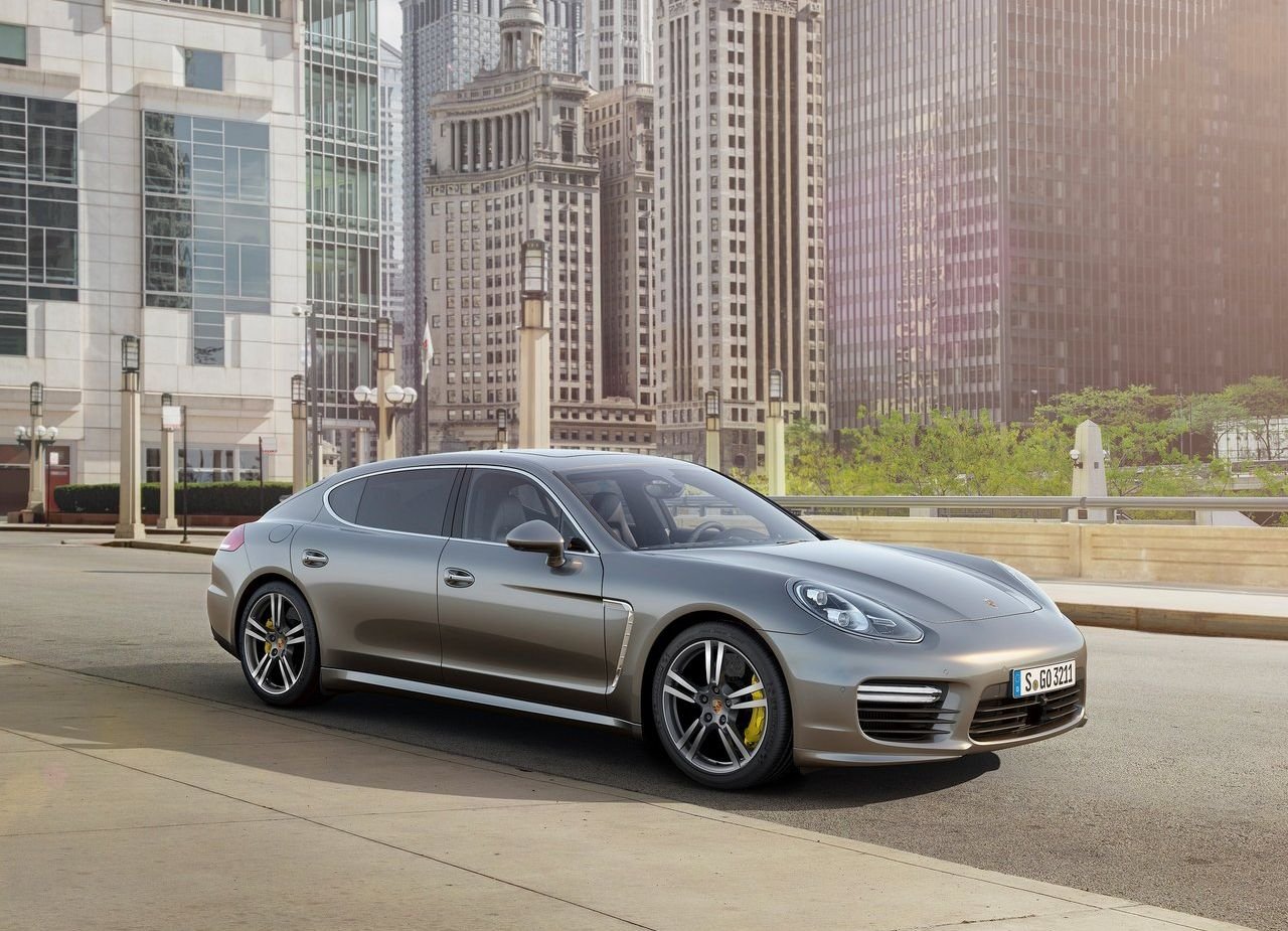 2014-Porsche-Panamera_Turbo_S