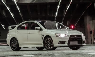 Mitsubishi-Lancer_Evolution_Final_Edition-2015-1