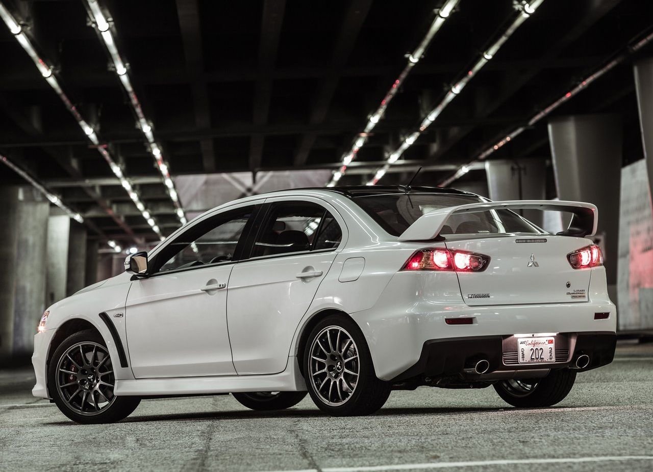Mitsubishi-Lancer_Evolution_Final_Edition-2015-2