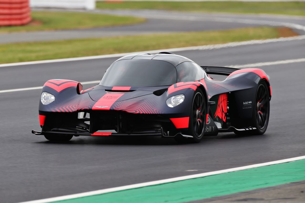 Aston Martin Valkyrie-Silverstone-1