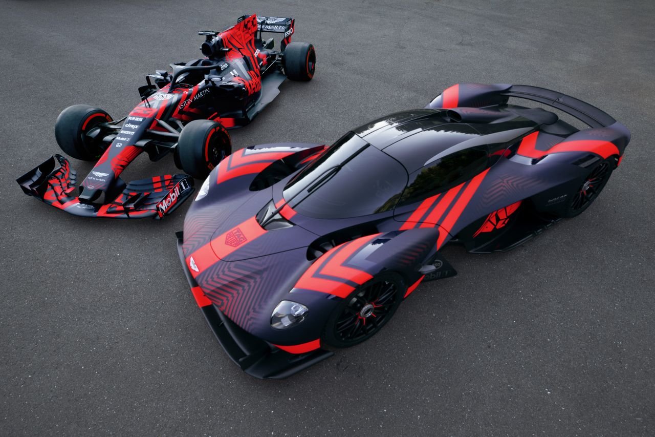 Aston Martin Valkyrie-Silverstone-3