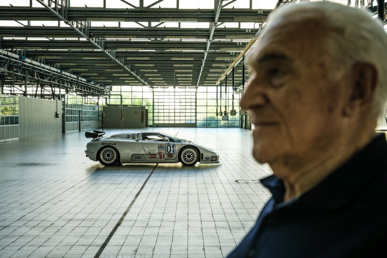 Romano Artioli-Bugatti EB110-1