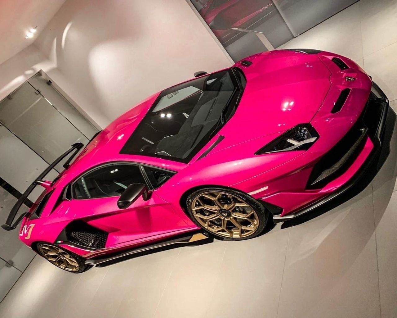 Pink Lamborghini Aventador SVJ