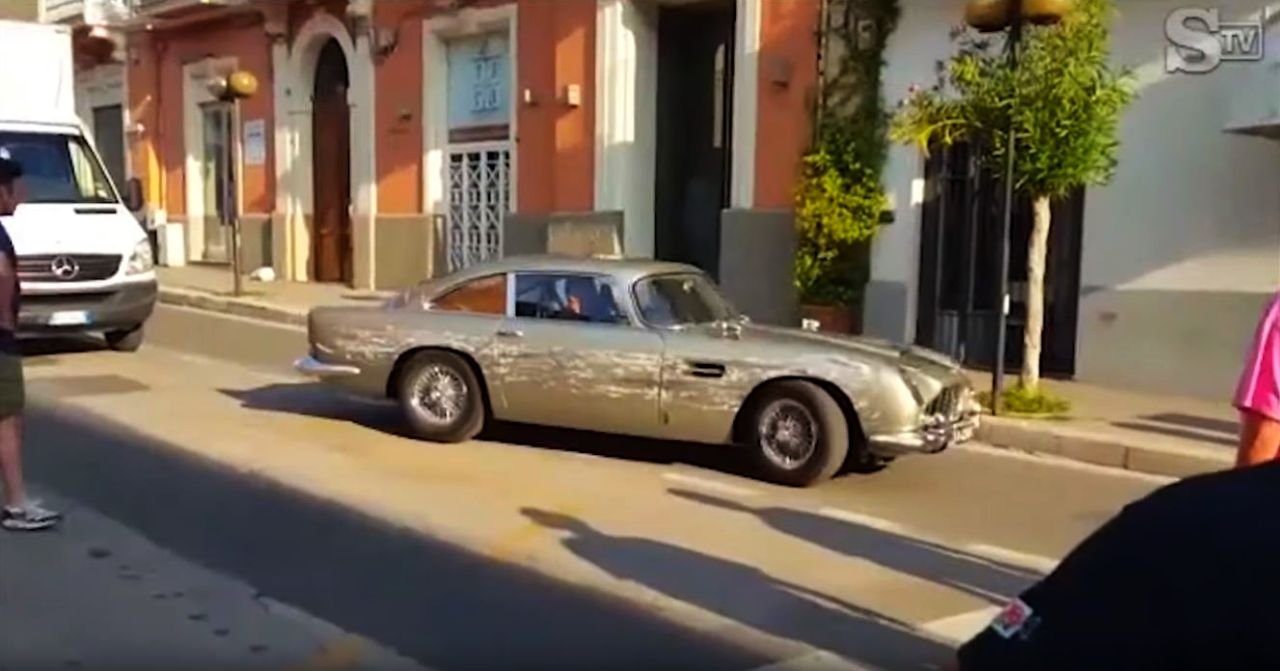 Aston Martin DB5 Stunt Car-James Bond