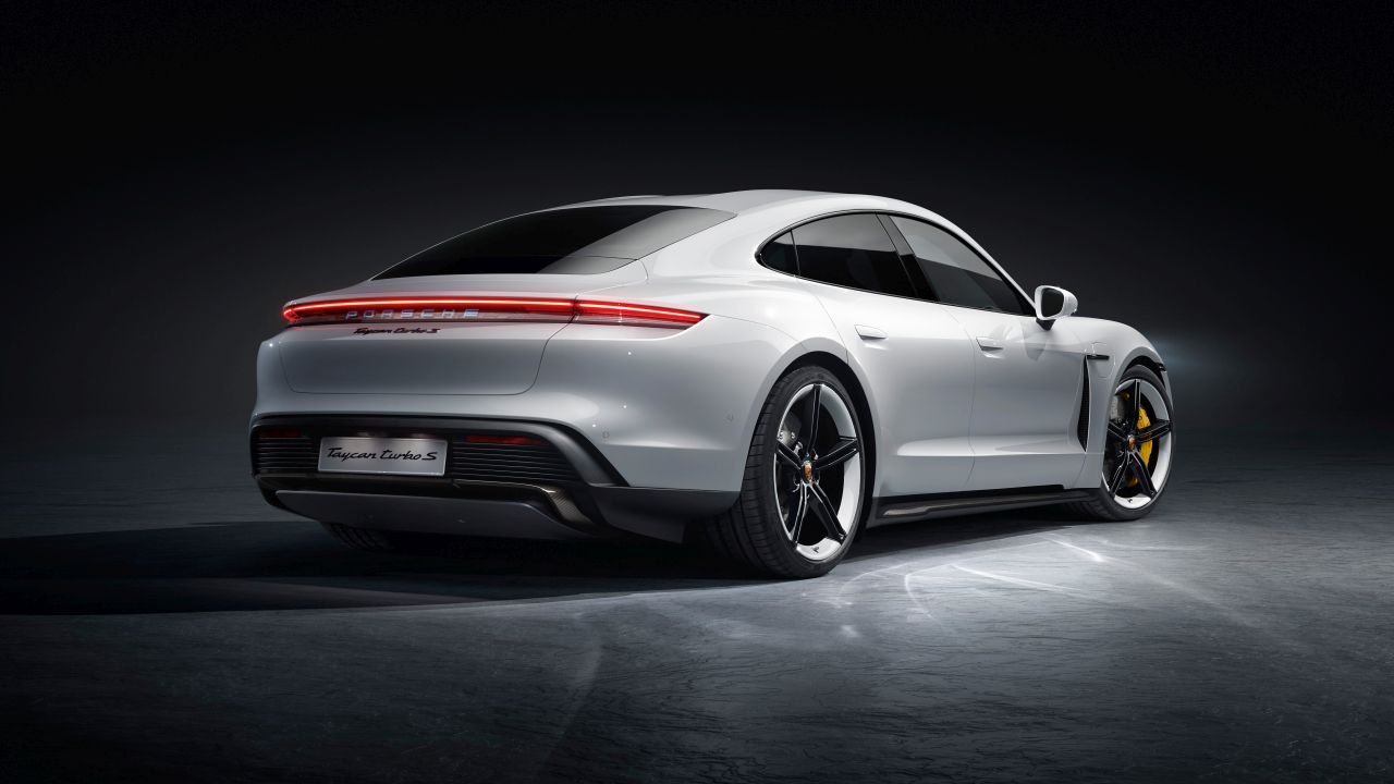 Porsche Taycan-3