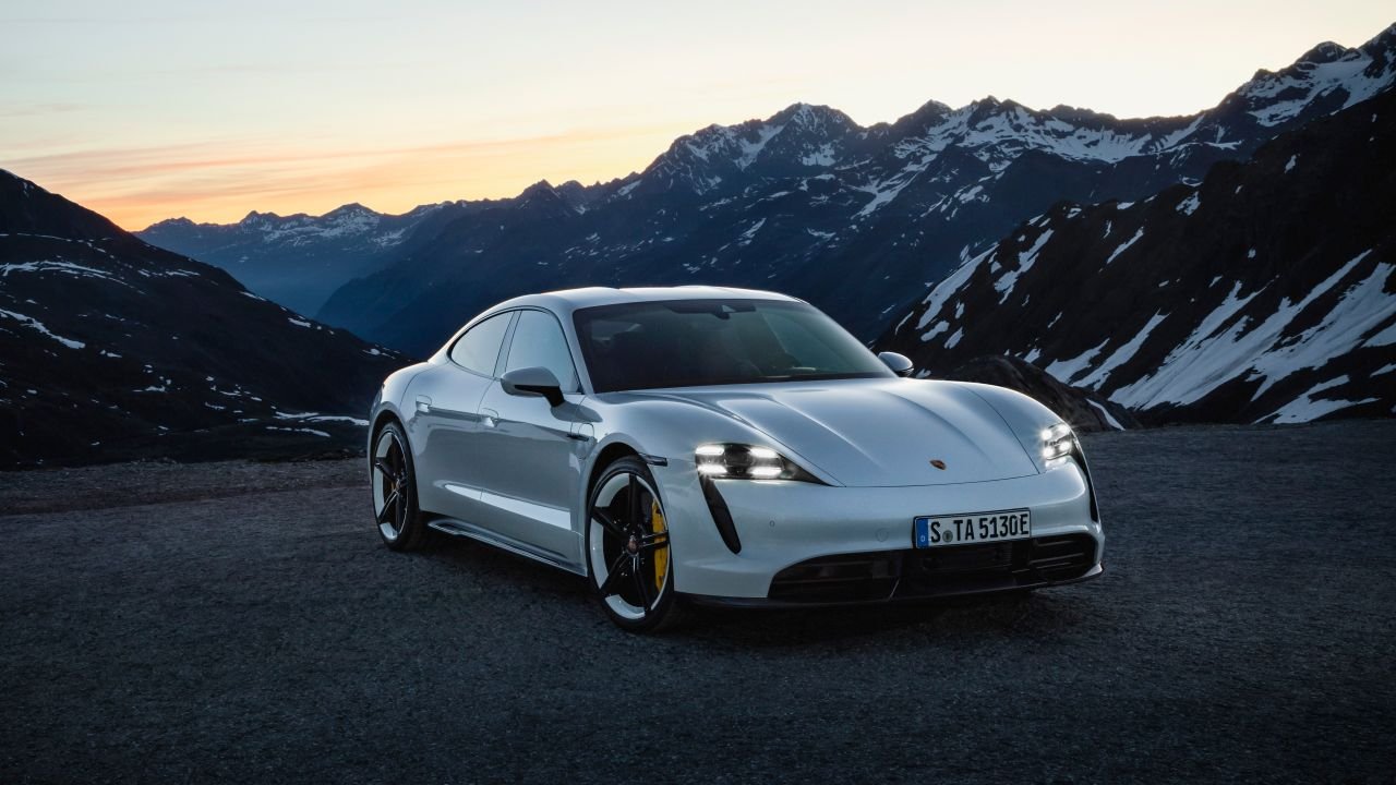 Porsche-Taycan-6